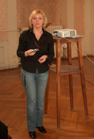 Štefanija Pintarić drži prezentaciju